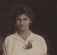 Ball. Maude. abt 1913. Blenheim, NZ..jpg